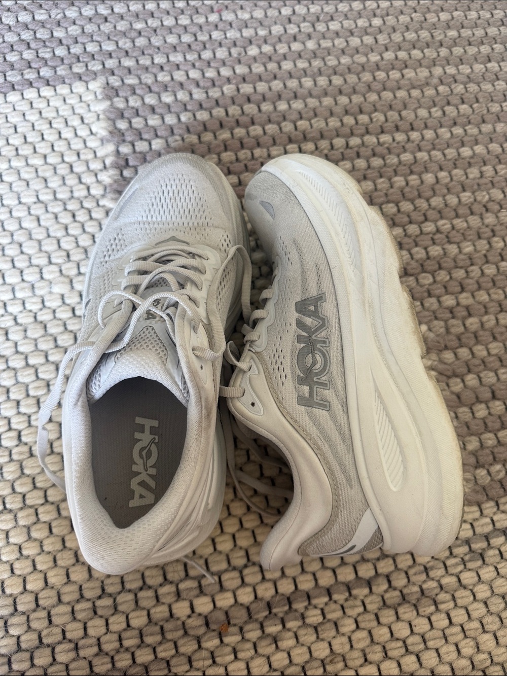 Hoka Women's Bondi 9 size 8.5 Running Shoes - Picture 4 of 5